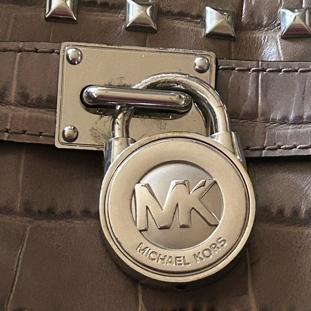 Michael Kors Hamilton Grey Crocodile Embossed with Studs - Picture 4 of 9